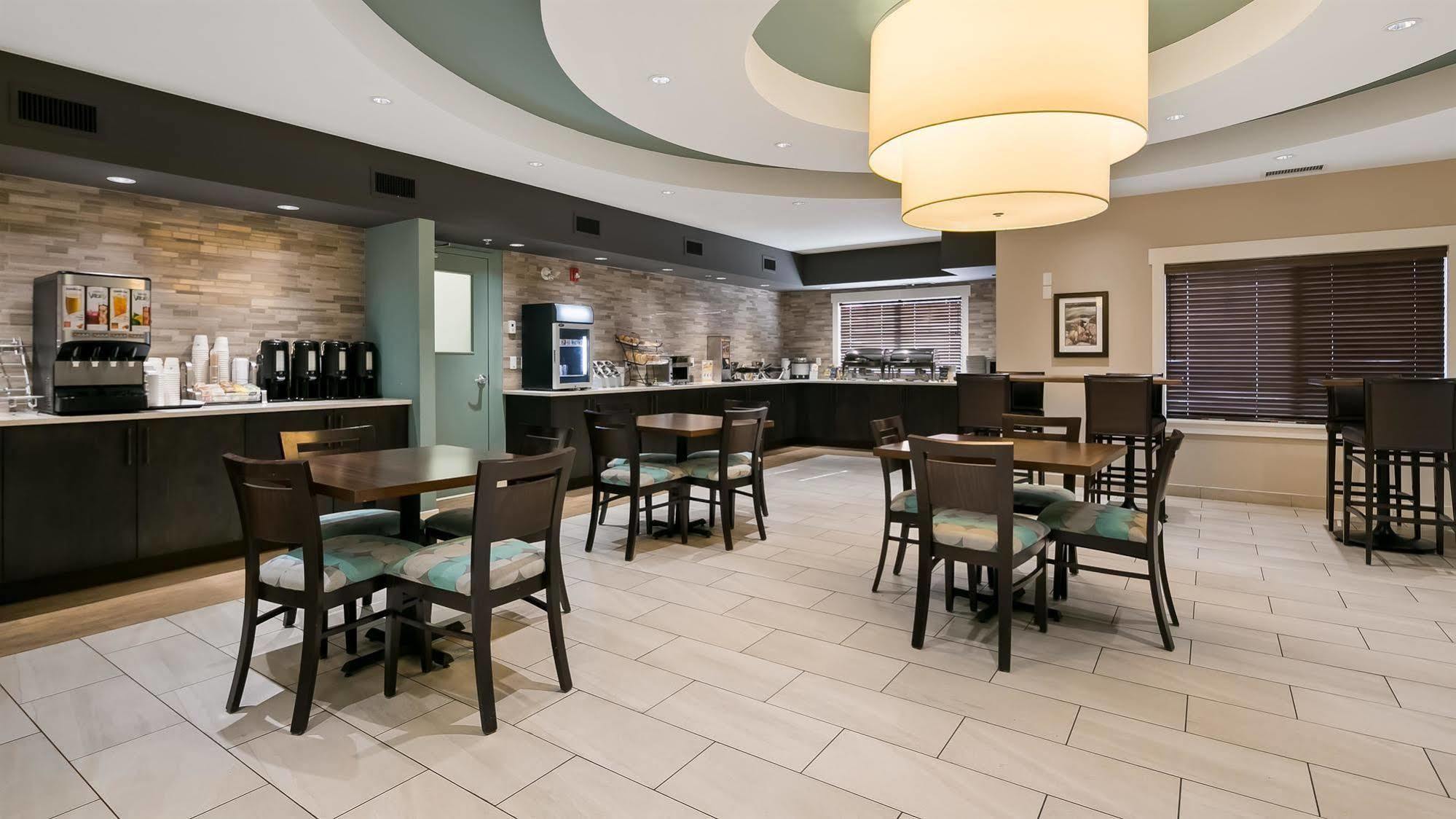 最佳西方plus切斯特梅尔酒店 Chestermere 外观 照片